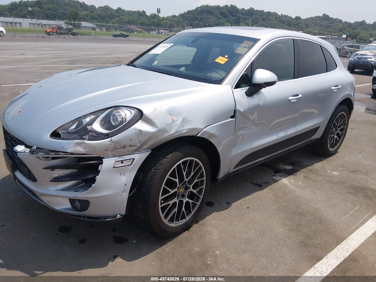 2015 PORSCHE MACAN S · 2/11