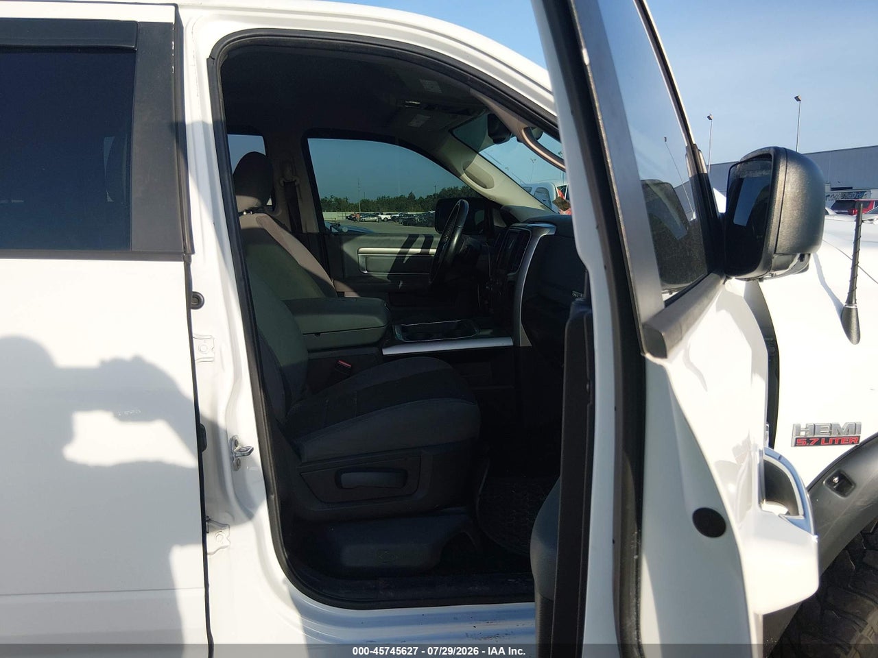 2017 RAM 1500 LONE STAR  4X4 6'4 BOX · 5/11