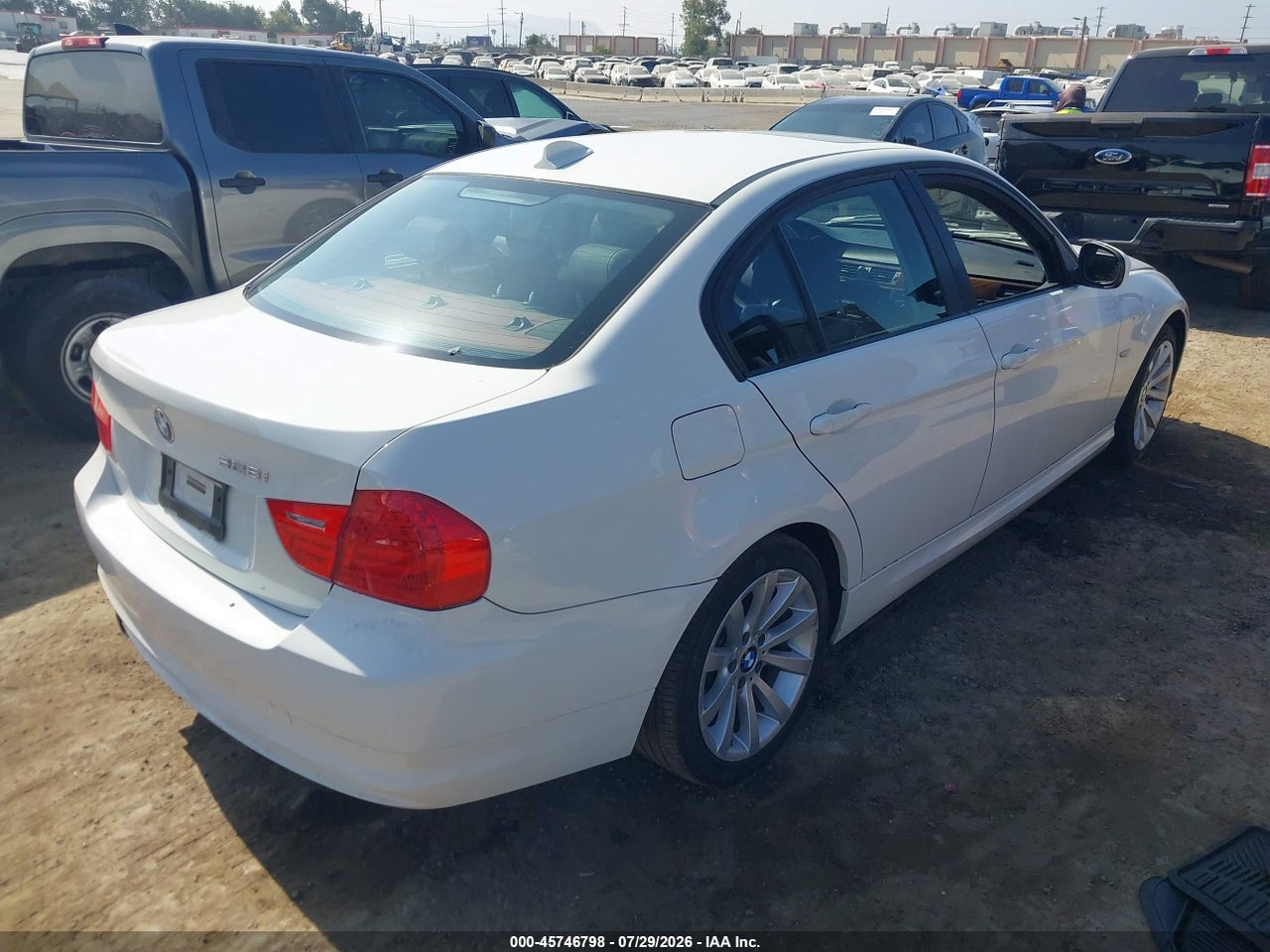 2011 BMW 328I · 4/11