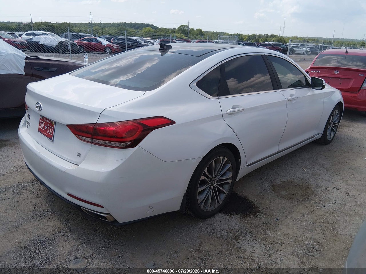 2015 HYUNDAI GENESIS 3.8 · 4/11