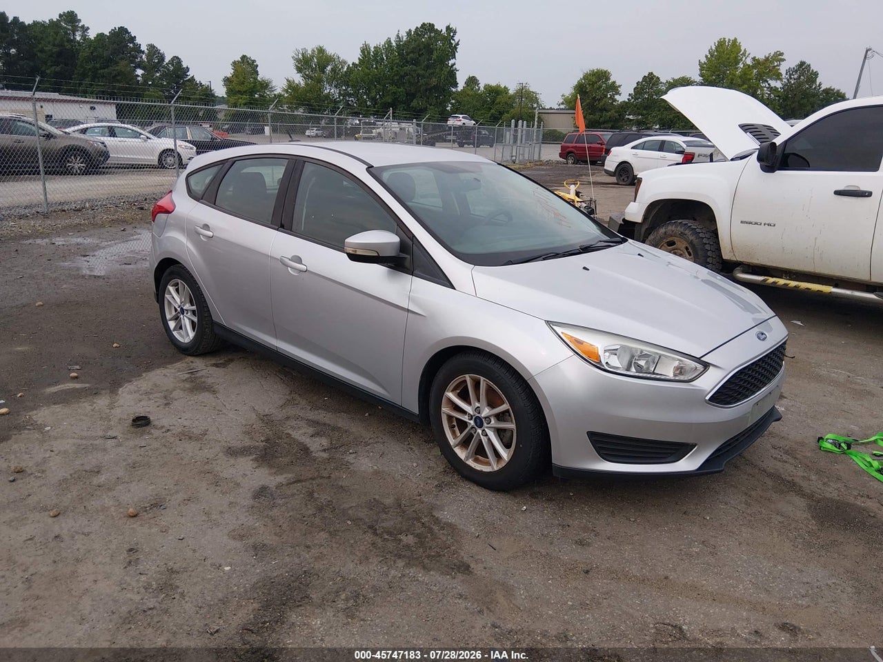 1FADP3K25HL****** · 2017 FORD FOCUS SE