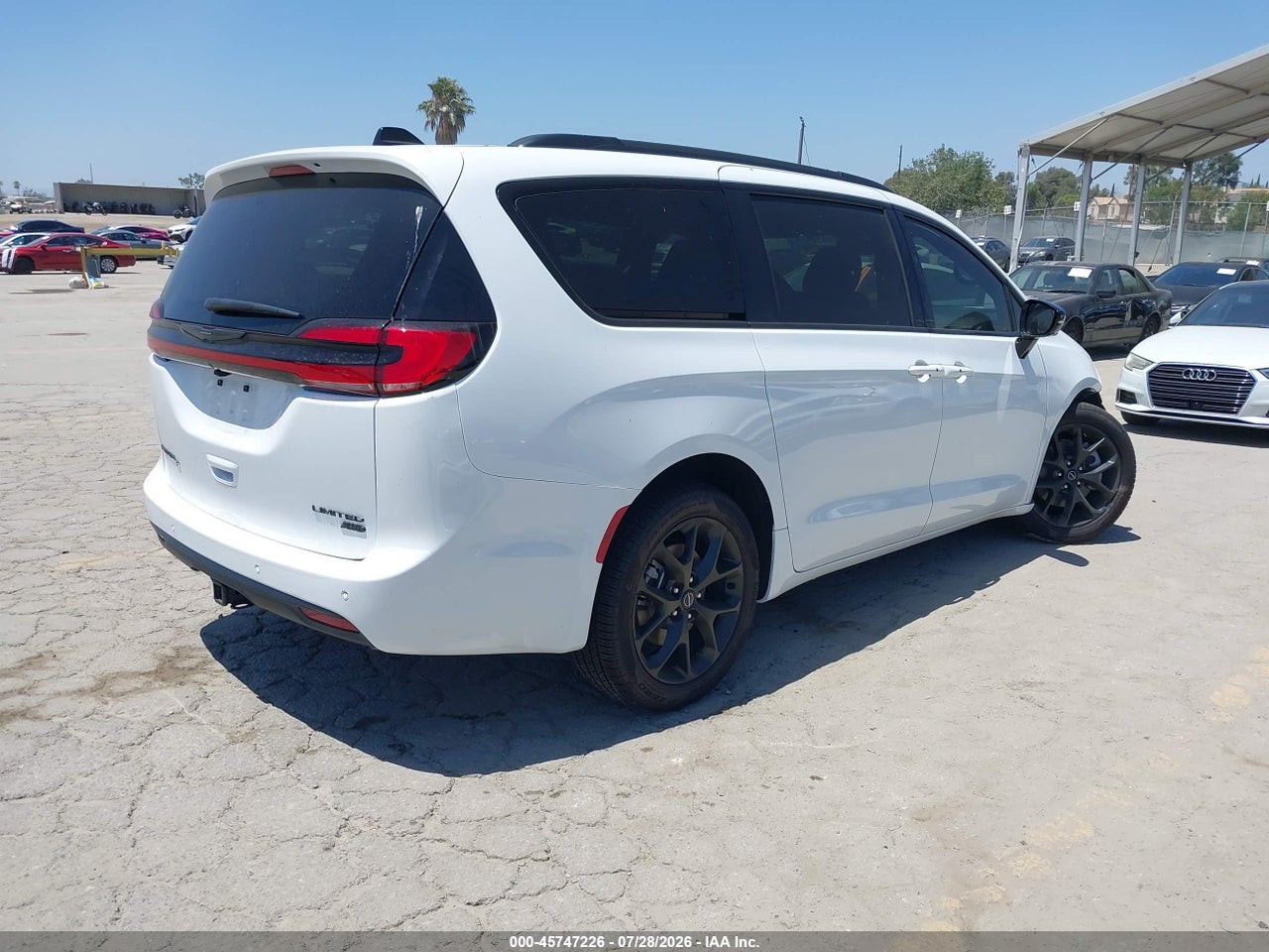 2026 CHRYSLER PACIFICA LIMITED AWD · 4/11