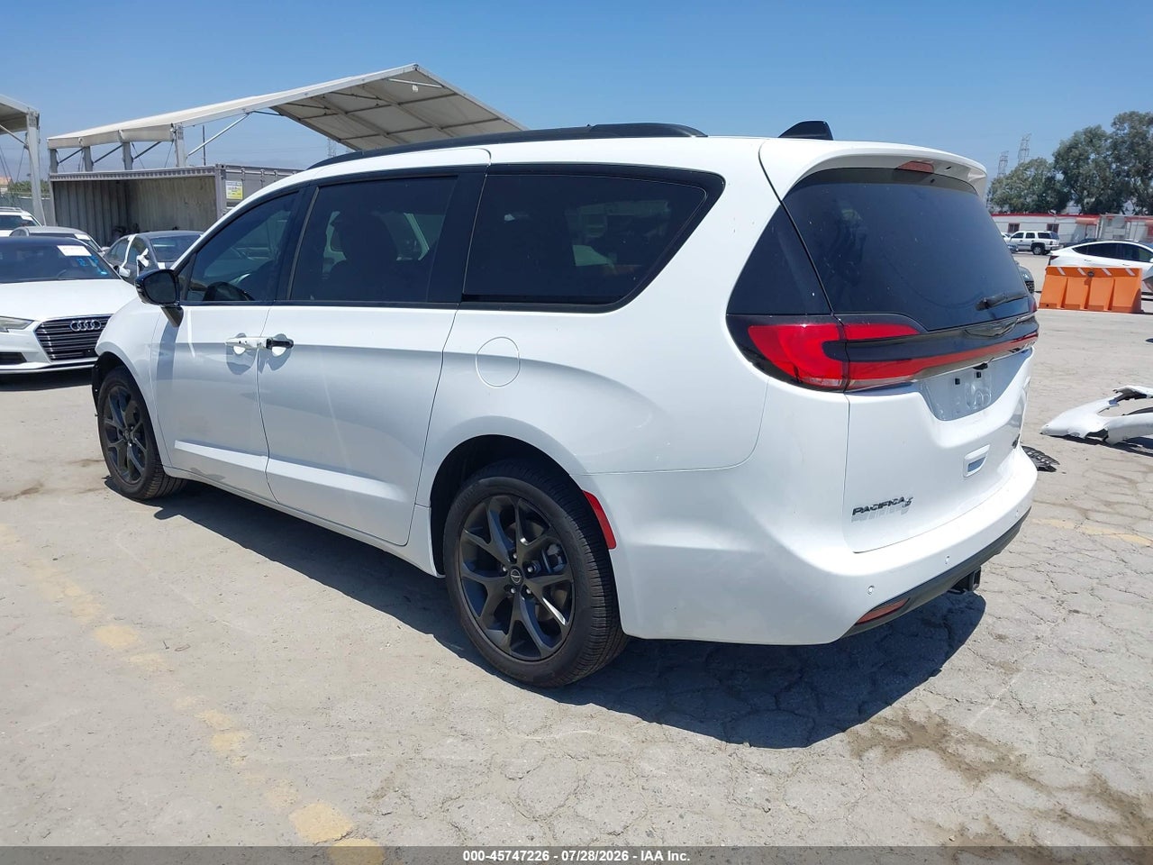 2026 CHRYSLER PACIFICA LIMITED AWD · 3/11