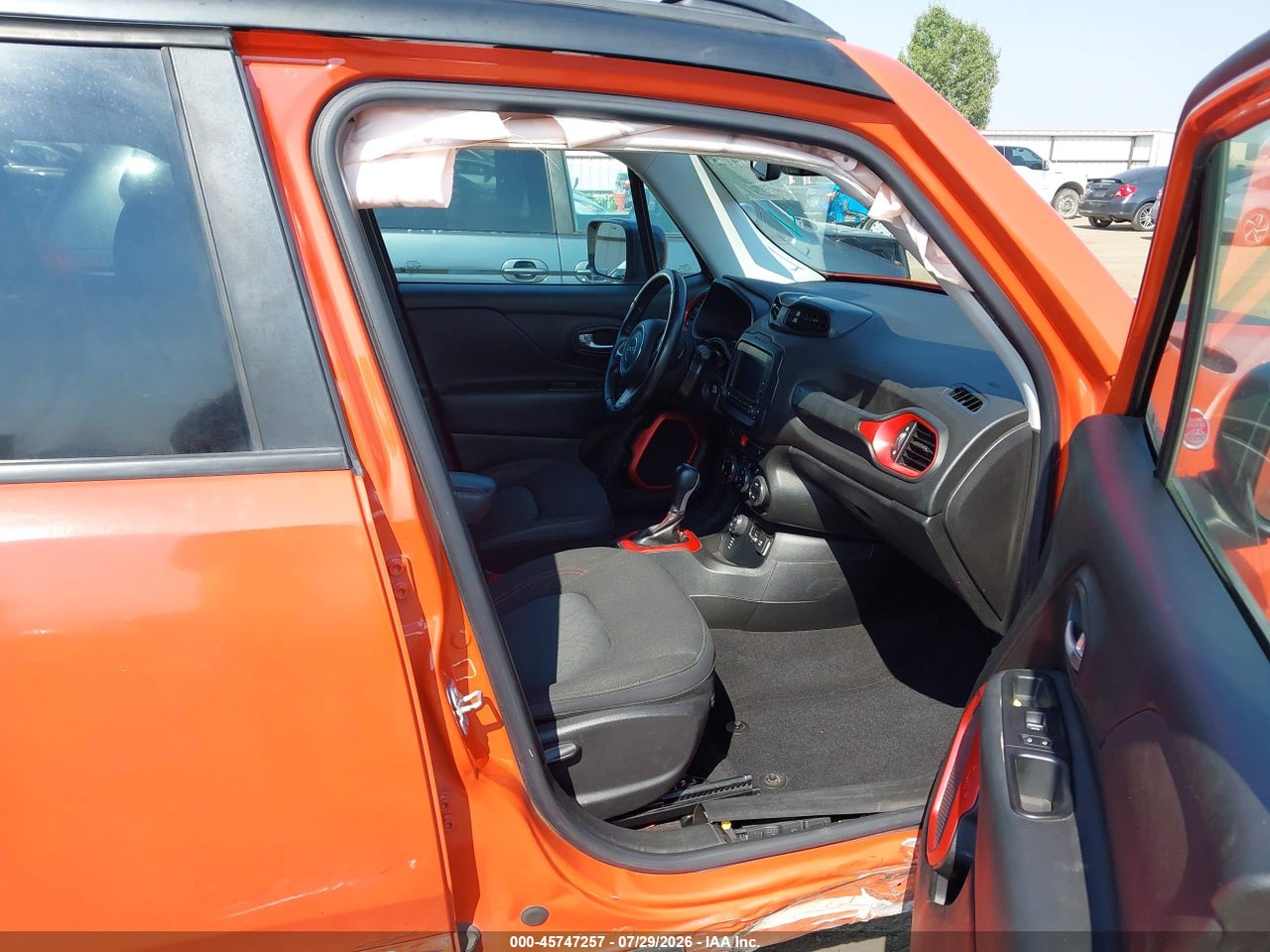 2016 JEEP RENEGADE TRAILHAWK · 5/10