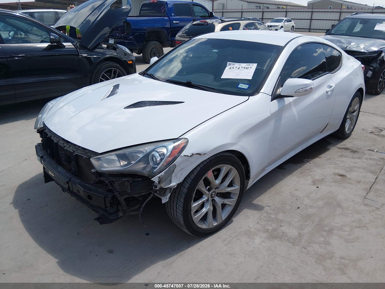 2016 HYUNDAI GENESIS 3.8 BASE · 2/11