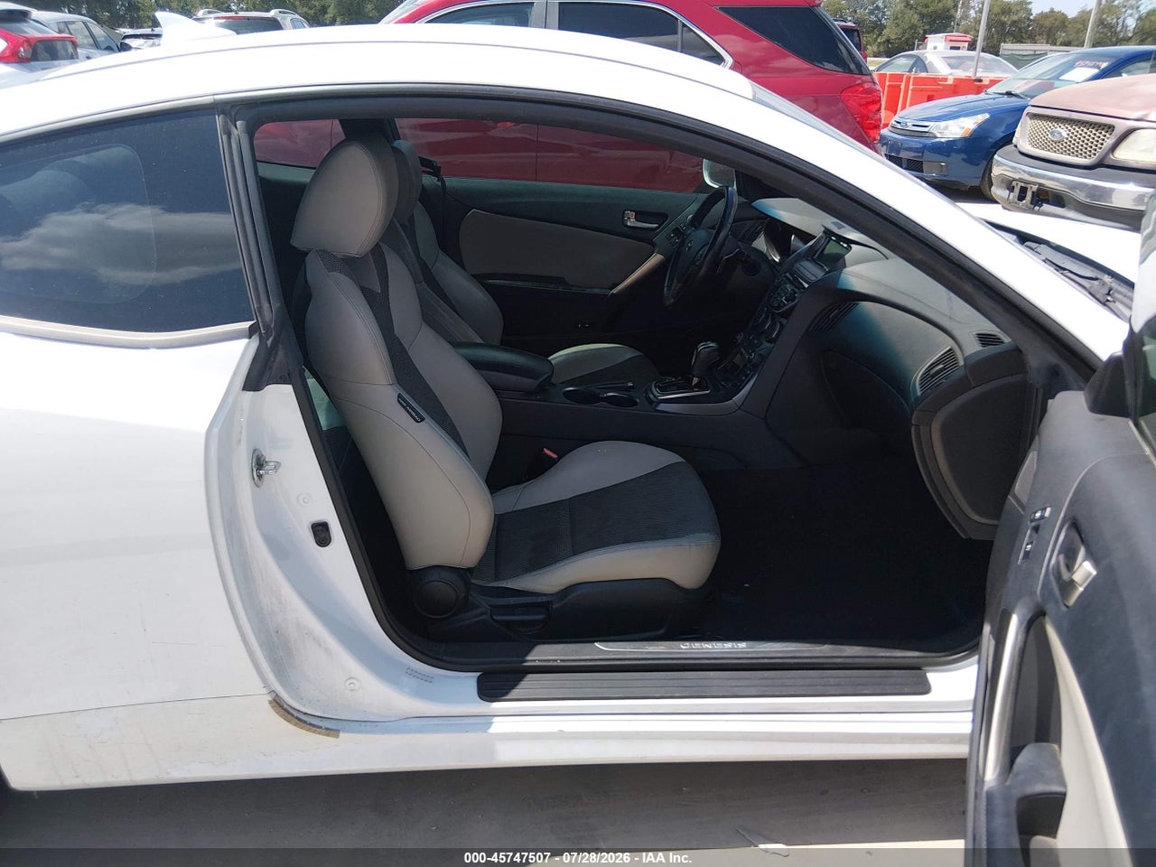 2016 HYUNDAI GENESIS 3.8 BASE · 5/11