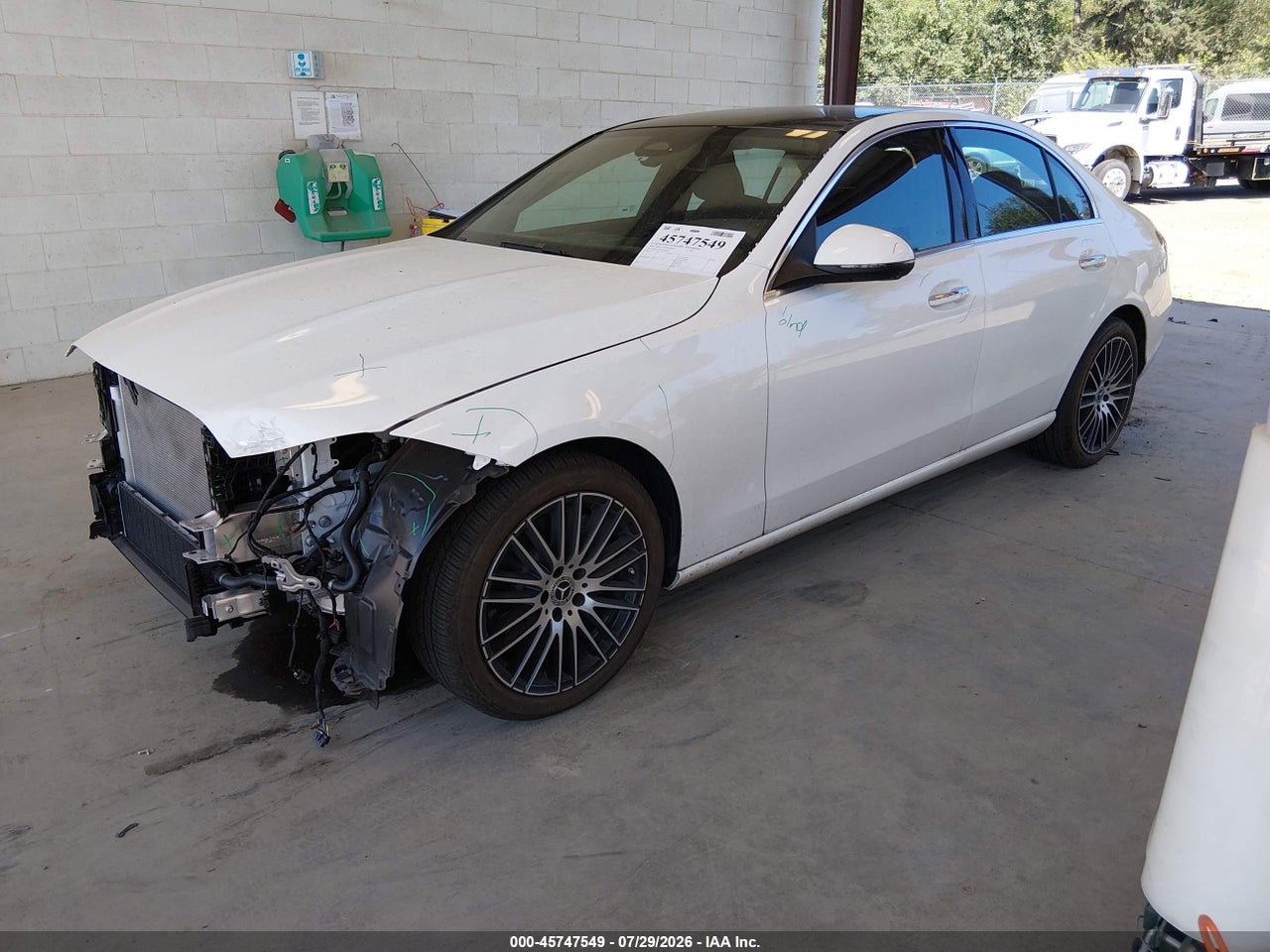 2025 MERCEDES-BENZ C 300 · 2/11