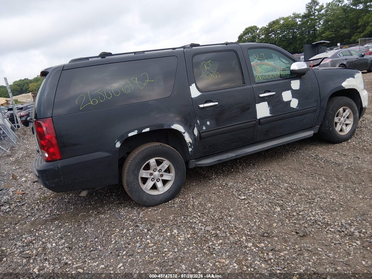 2014 GMC YUKON XL 1500 SLT · 4/10