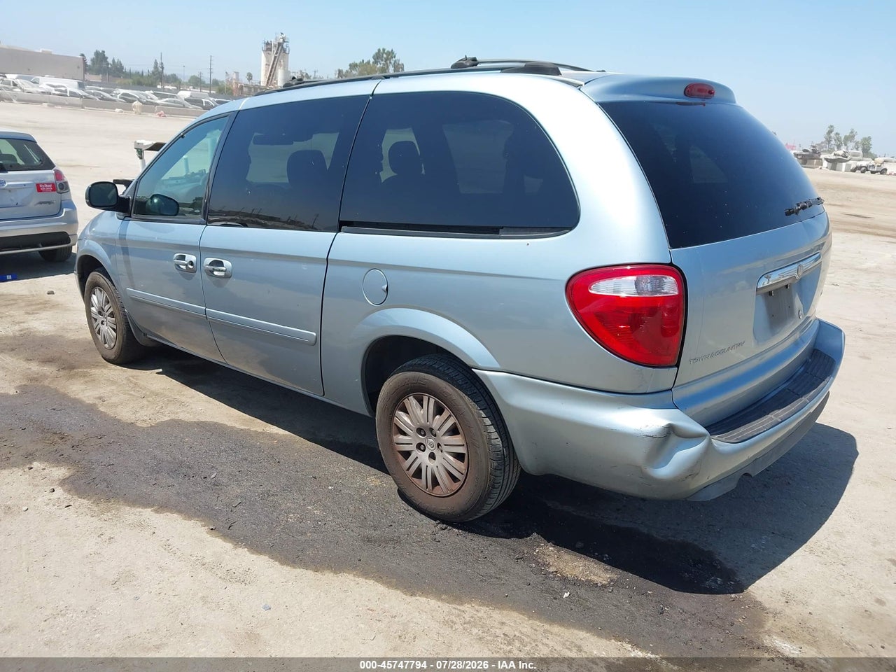2C4GP44R55R****** · 2005 CHRYSLER TOWN &amp; COUNTRY LX · 3/10