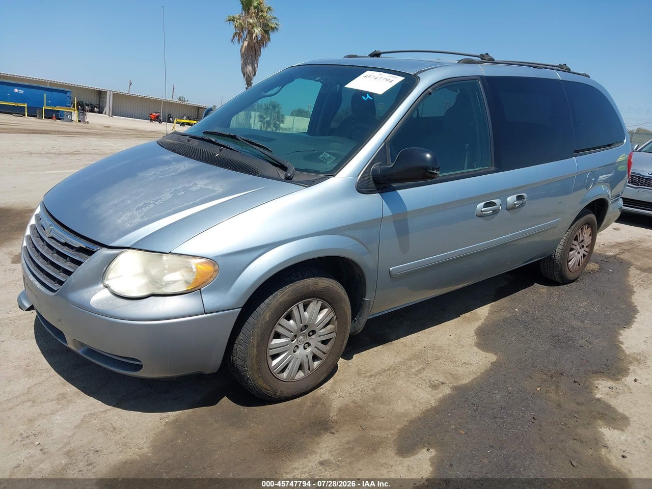 2C4GP44R55R****** · 2005 CHRYSLER TOWN &amp; COUNTRY LX · 2/10
