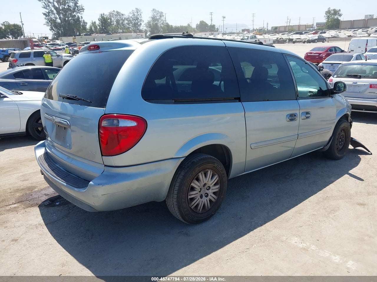 2C4GP44R55R****** · 2005 CHRYSLER TOWN &amp; COUNTRY LX · 4/10