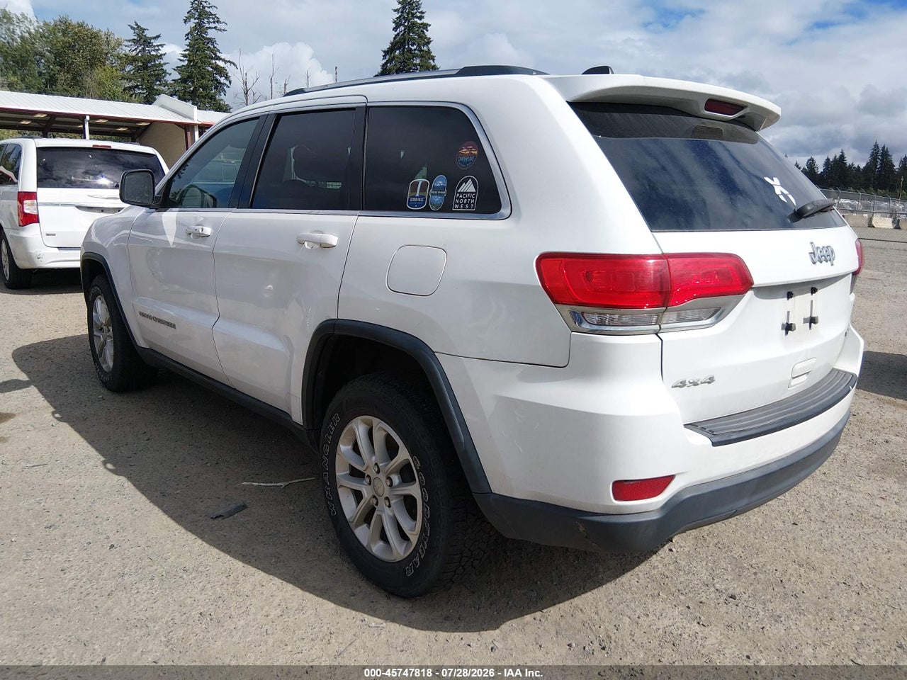 2016 JEEP GRAND CHEROKEE LAREDO · 3/11