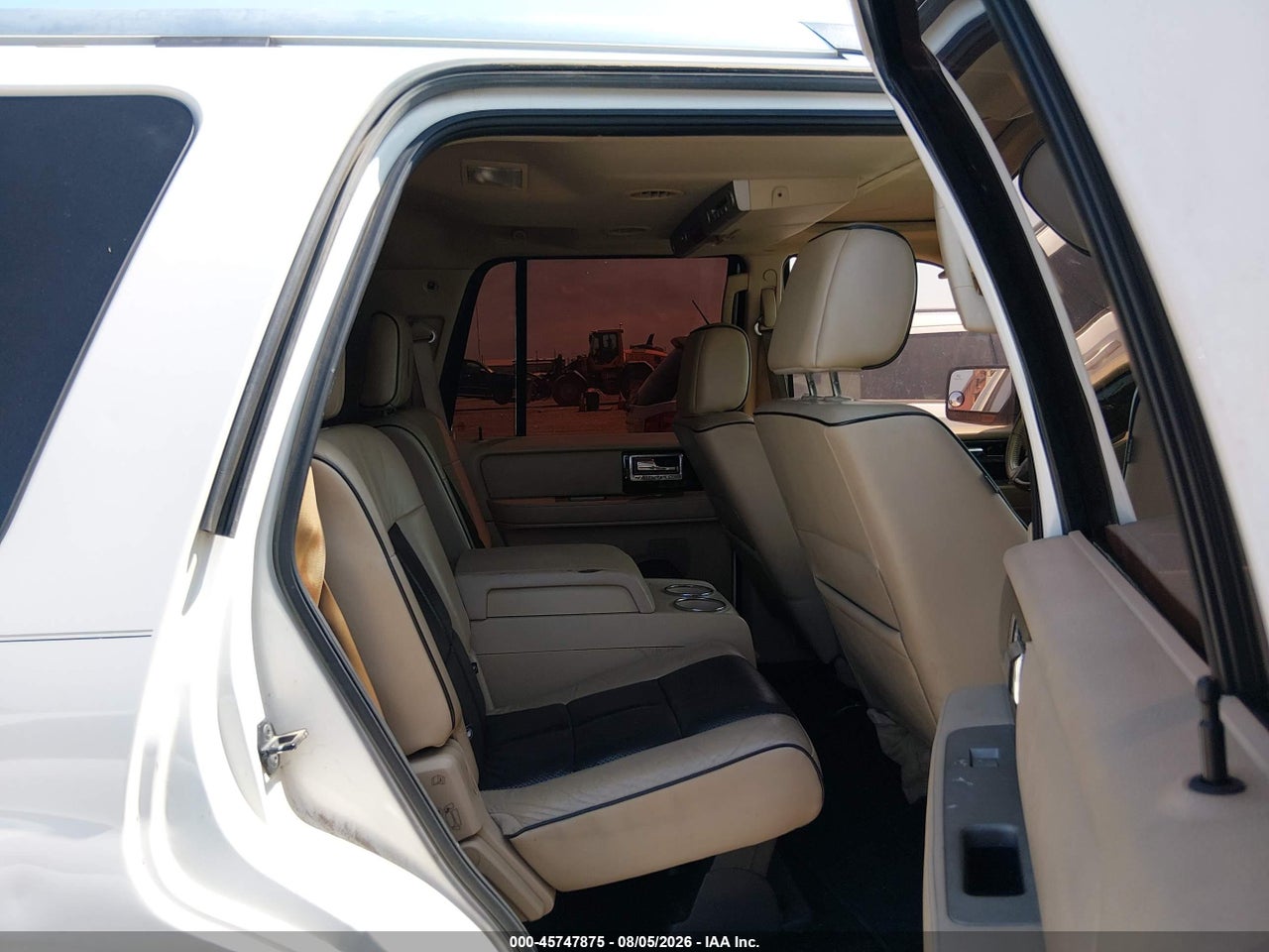 5LMFU27518L****** · 2008 LINCOLN NAVIGATOR   · 8/11