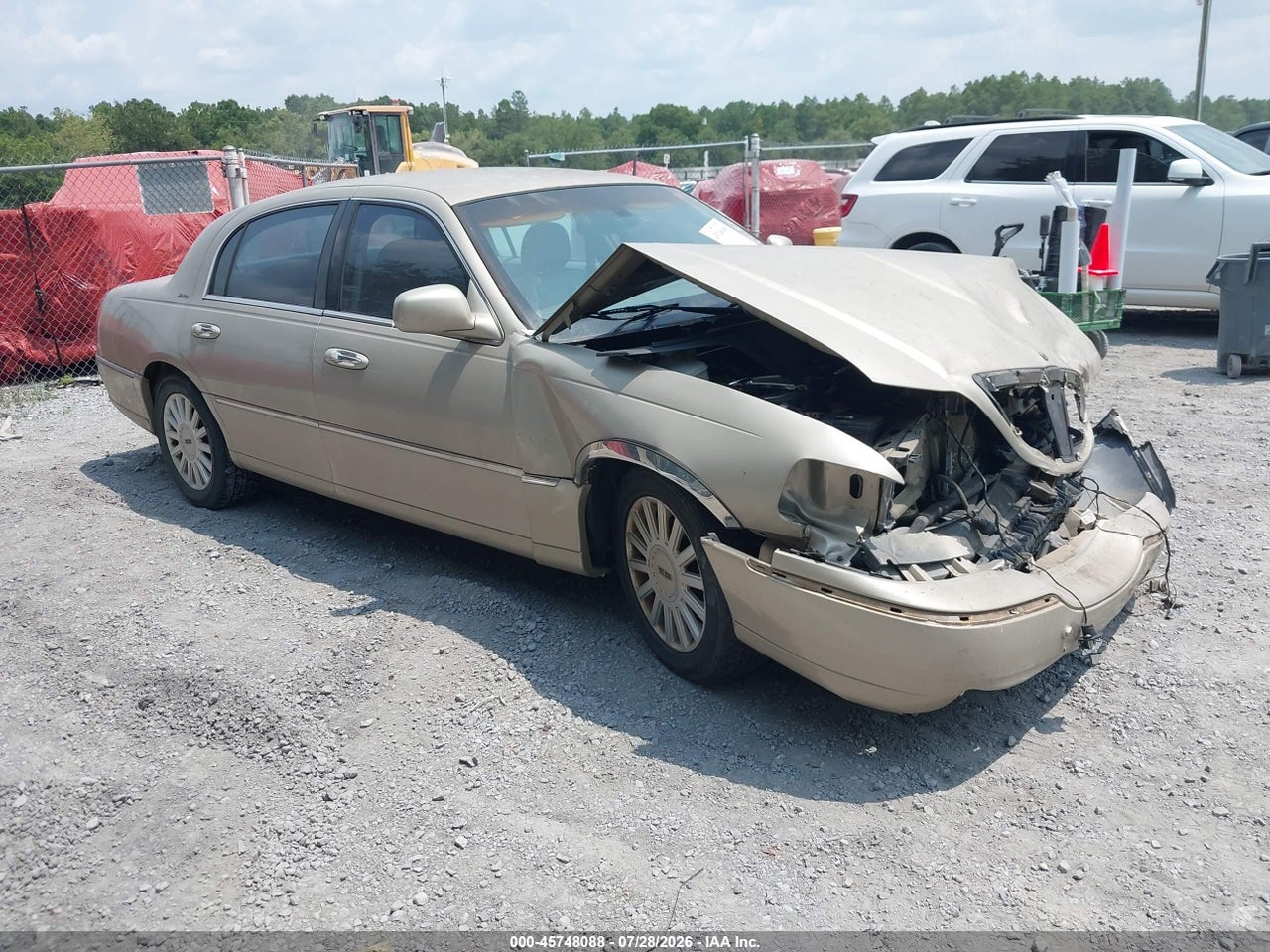 1LNHM81W15Y****** · 2005 LINCOLN TOWN CAR SIGNATURE