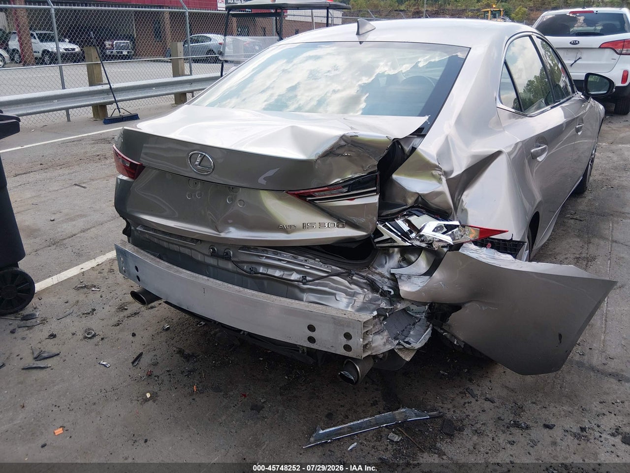 2016 LEXUS IS 300 · 6/11