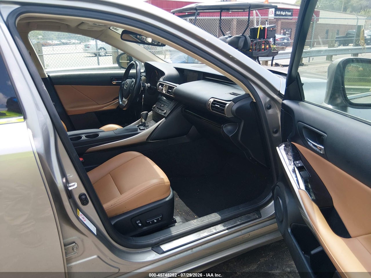 2016 LEXUS IS 300 · 5/11