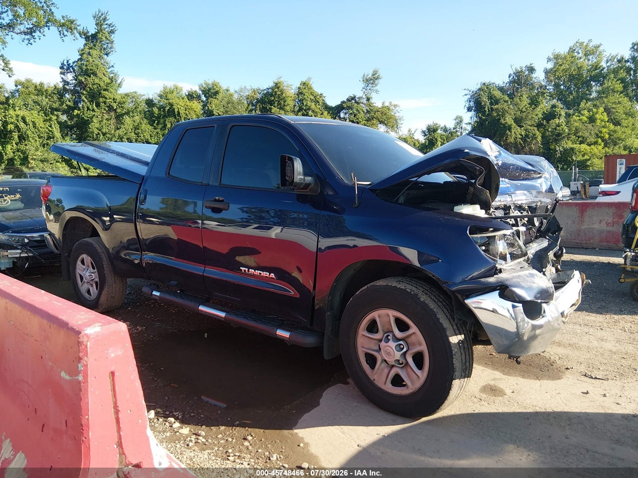 5TFRM5F16BX****** · 2011 TOYOTA TUNDRA GRADE 4.6L V8