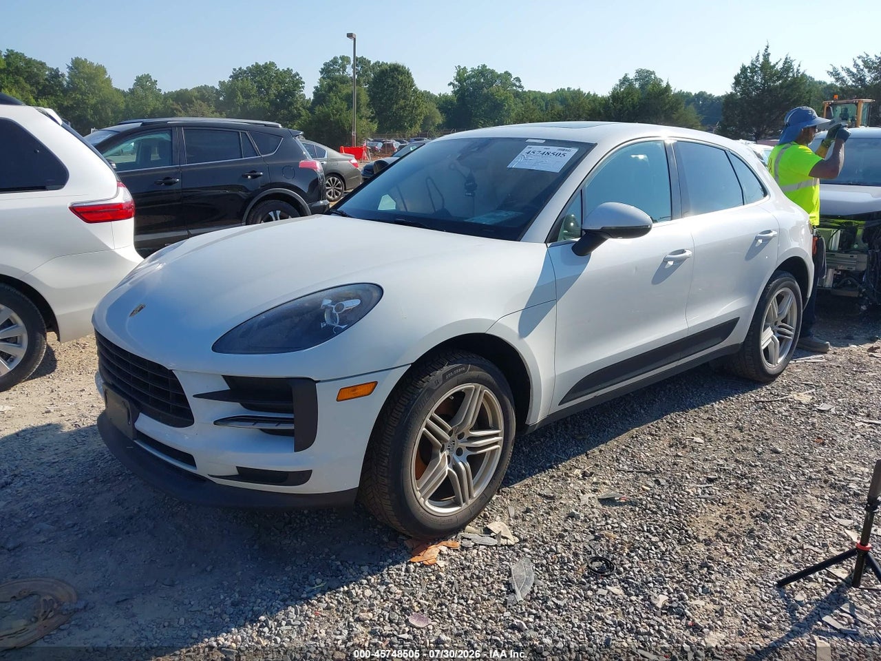 2020 PORSCHE MACAN   · 2/11