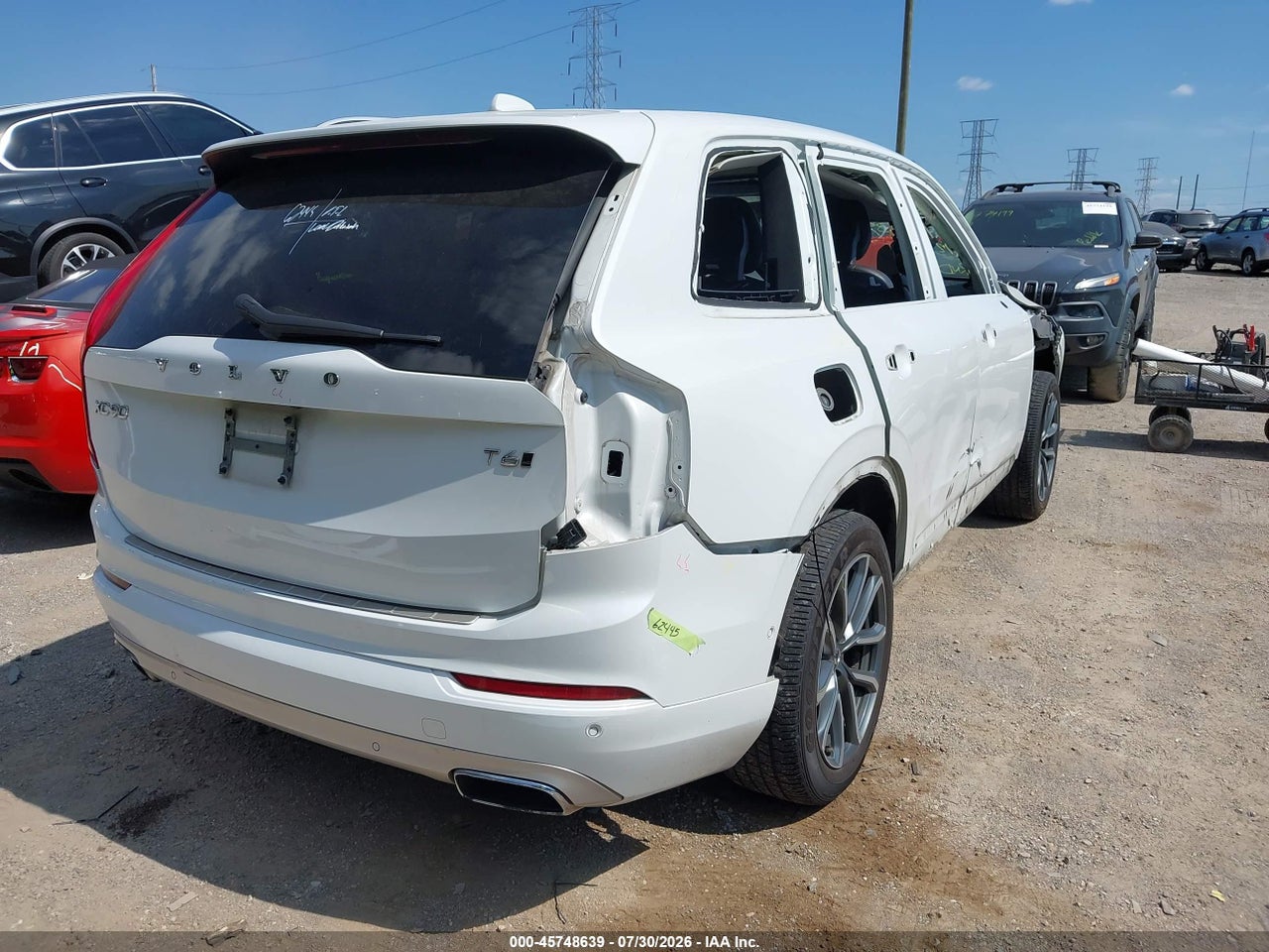 2017 VOLVO XC90 T6 MOMENTUM · 4/11