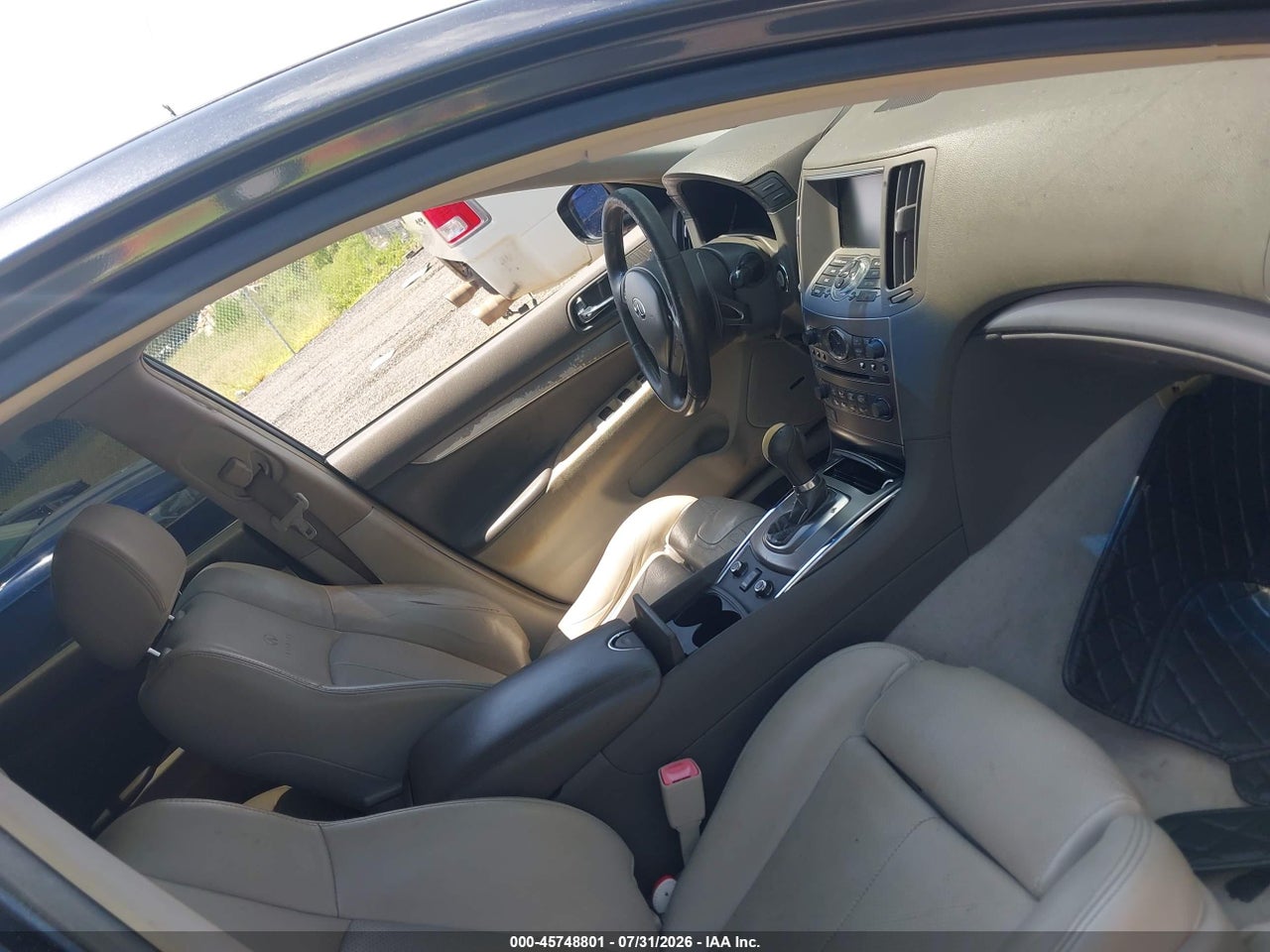 2011 INFINITI G37X · 5/11