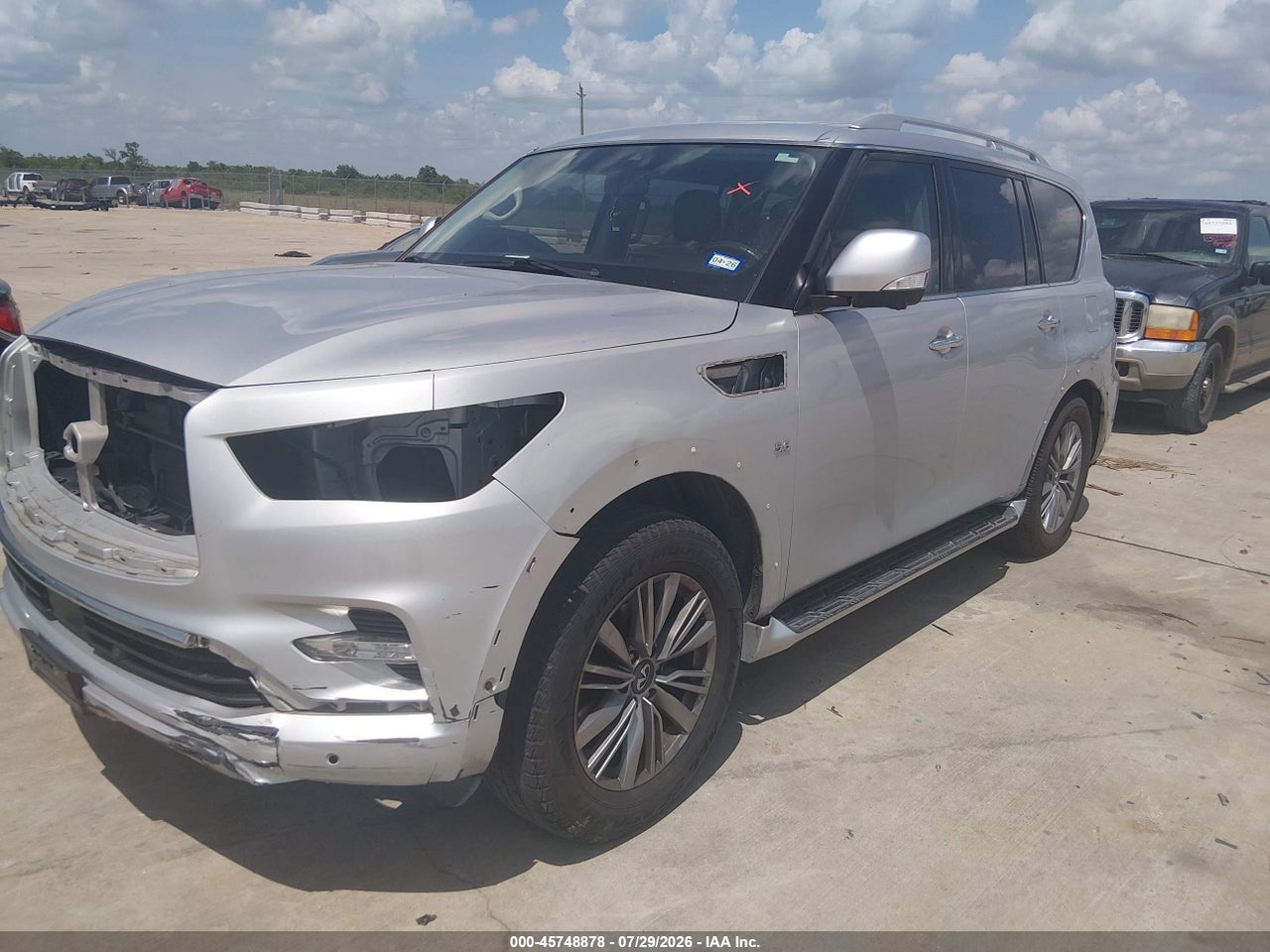 2018 INFINITI QX80 · 2/11