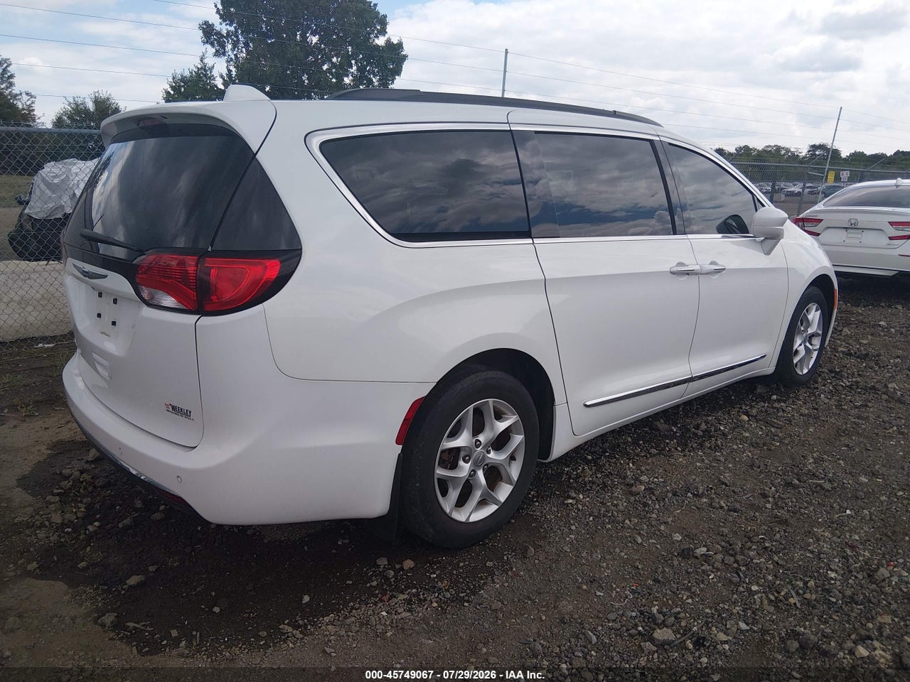 2C4RC1BGXHR****** · 2017 CHRYSLER PACIFICA TOURING-L · 4/11