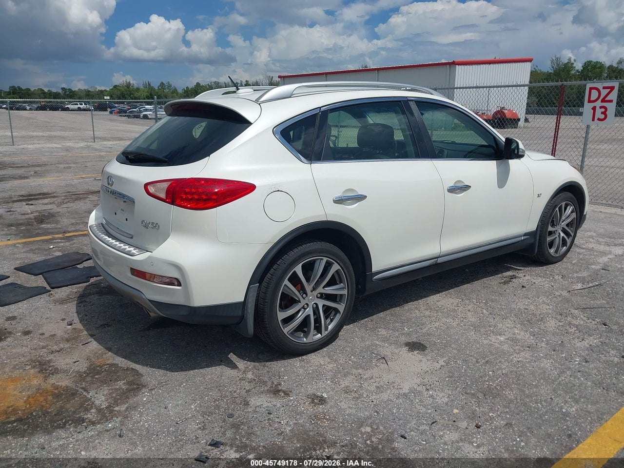 2017 INFINITI QX50 · 4/11