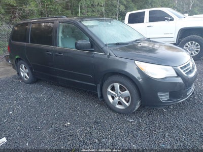 2011 VOLKSWAGEN ROUTAN SE