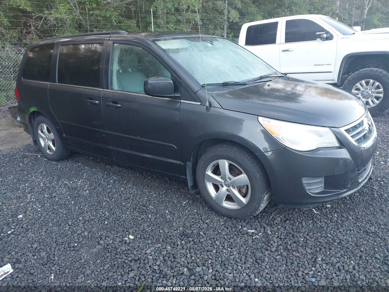 2011 VOLKSWAGEN ROUTAN SE