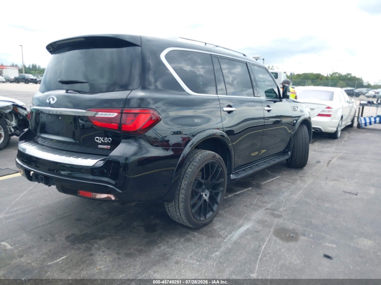 2020 INFINITI QX80 LUXE · 4/11