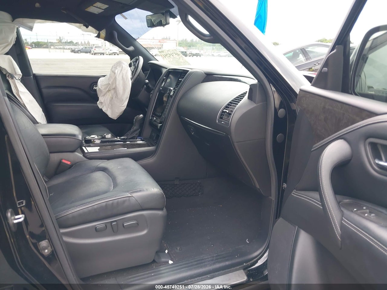 2020 INFINITI QX80 LUXE · 5/11