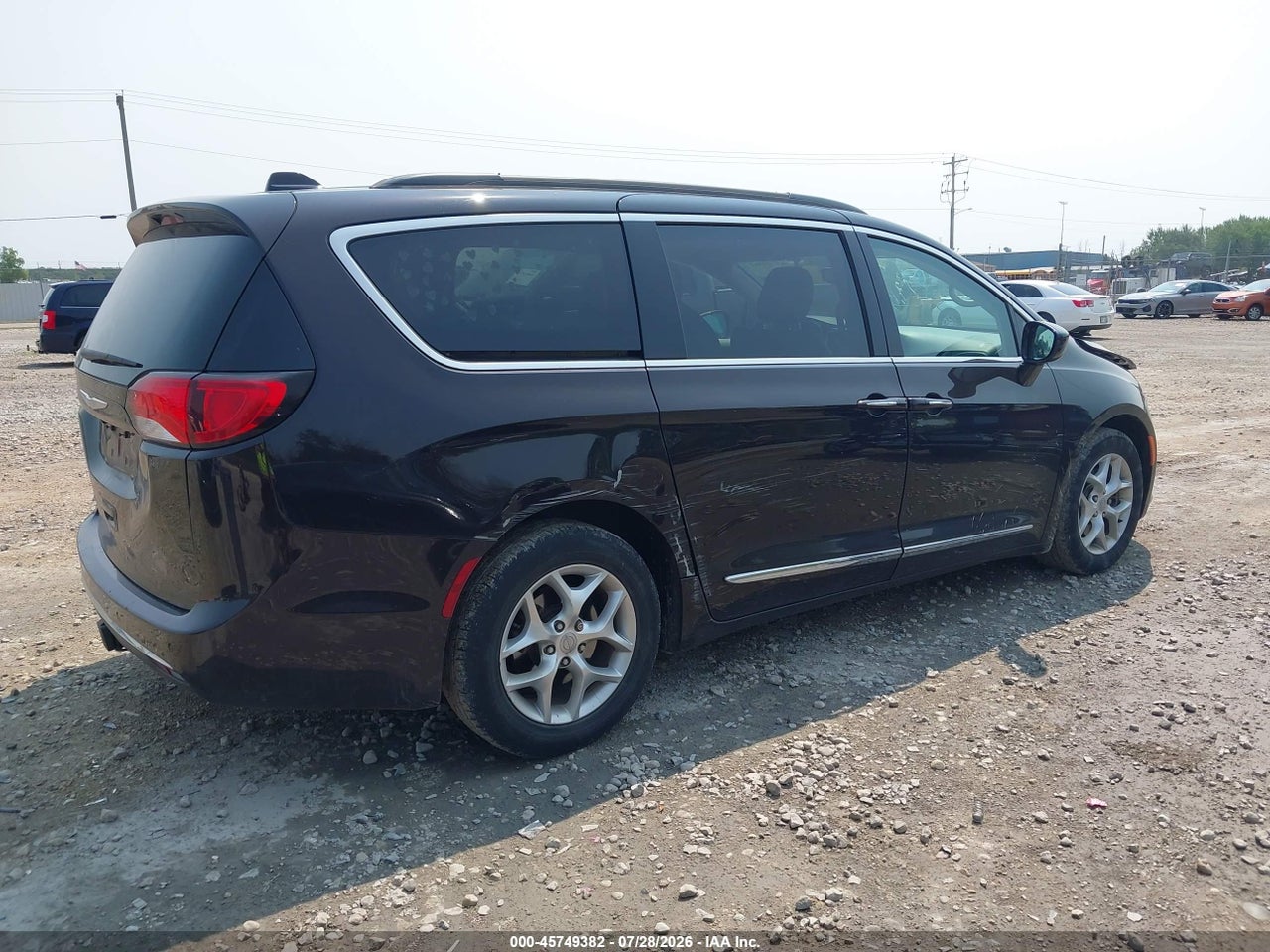 2017 CHRYSLER PACIFICA TOURING-L · 4/11