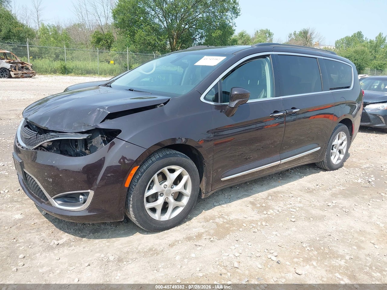 2017 CHRYSLER PACIFICA TOURING-L · 2/11