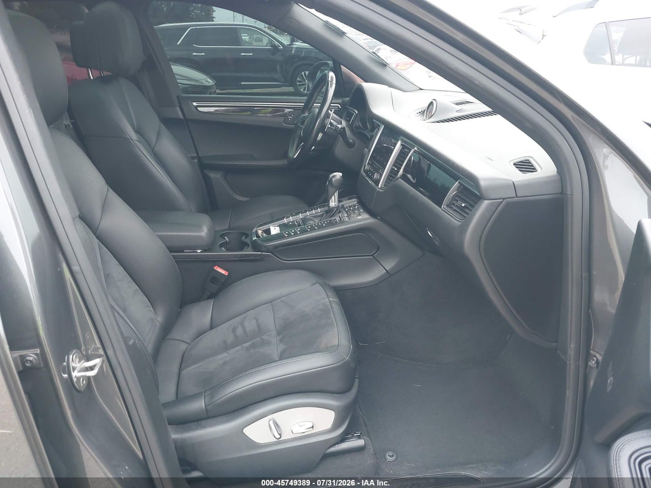2018 PORSCHE MACAN · 5/11