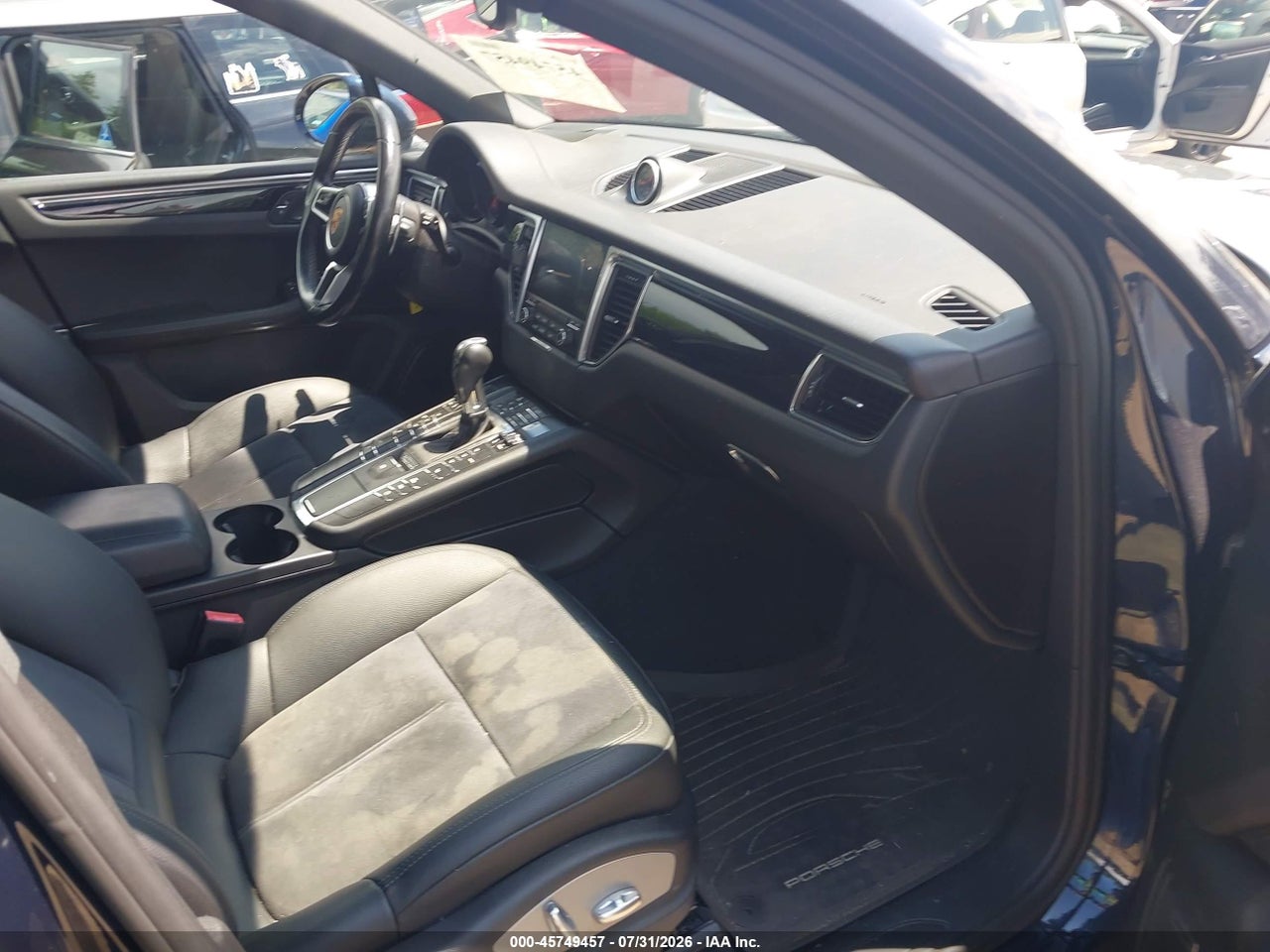 WP1AA2A51HL****** · 2017 PORSCHE MACAN · 5/11