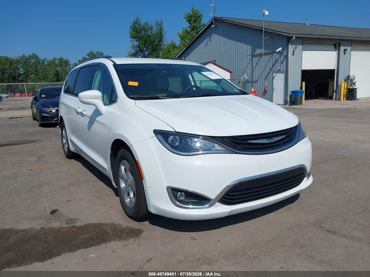2C4RC1L76JR****** · 2018 CHRYSLER PACIFICA HYBRID TOURING L