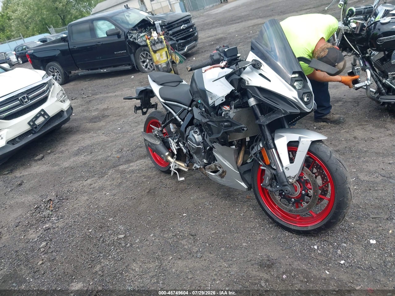 JS1EM13B5R7****** · 2024 SUZUKI GSX800 F