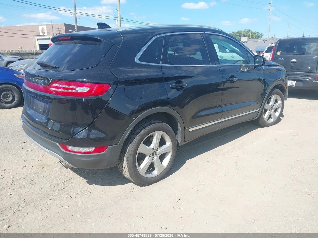 2018 LINCOLN MKC PREMIERE · 4/11