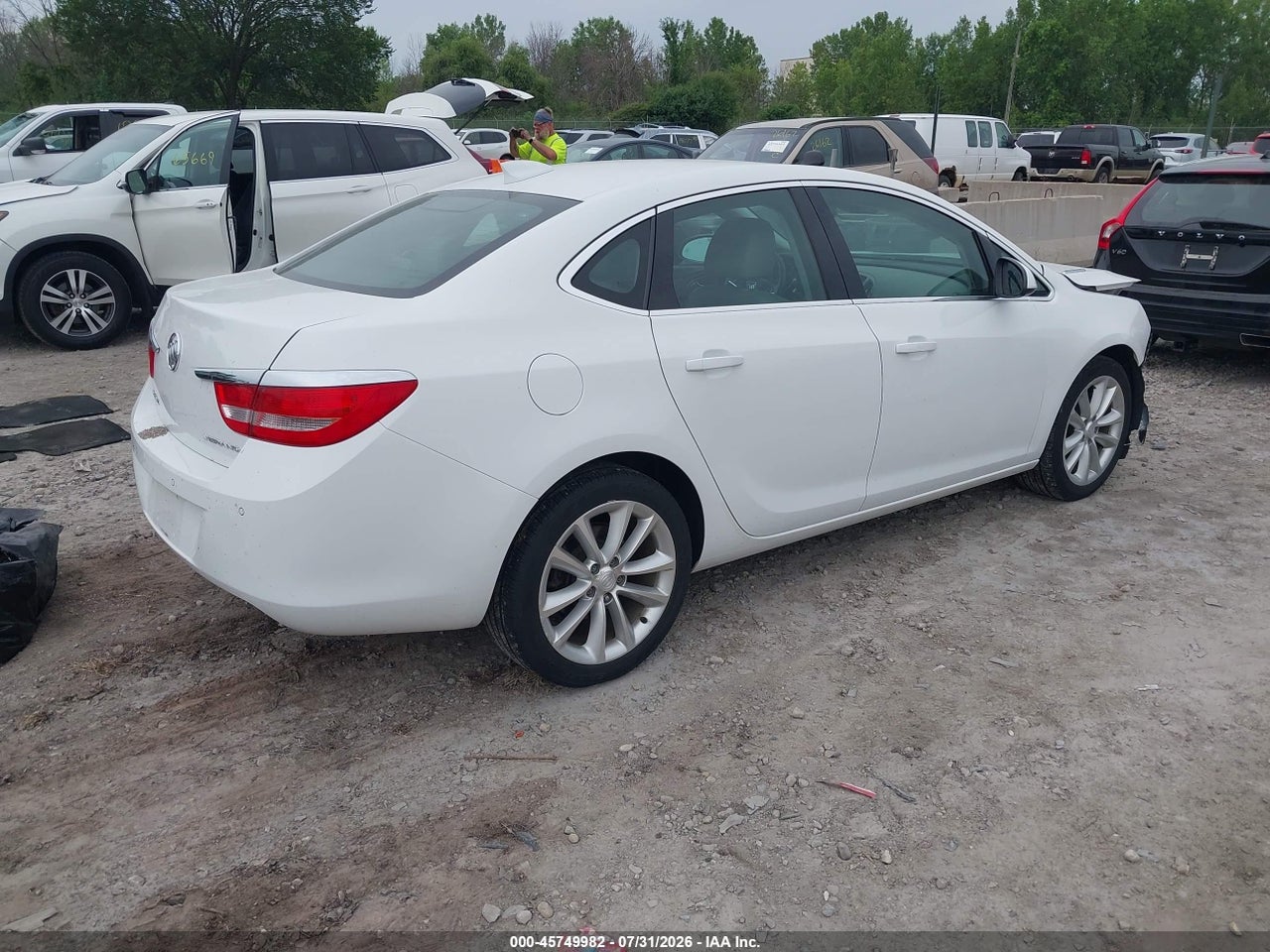 2015 BUICK VERANO CONVENIENCE GROUP · 4/11
