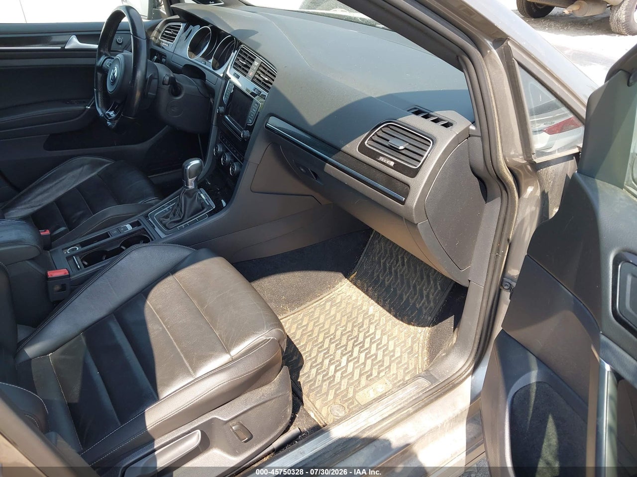2015 VOLKSWAGEN GOLF R 4-DOOR · 5/11