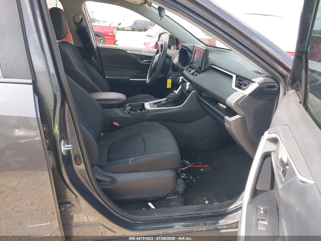 2021 TOYOTA RAV4 LE · 5/11