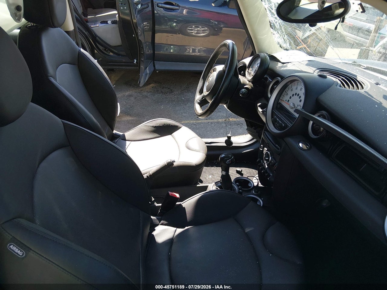 2011 MINI COOPER S · 5/11
