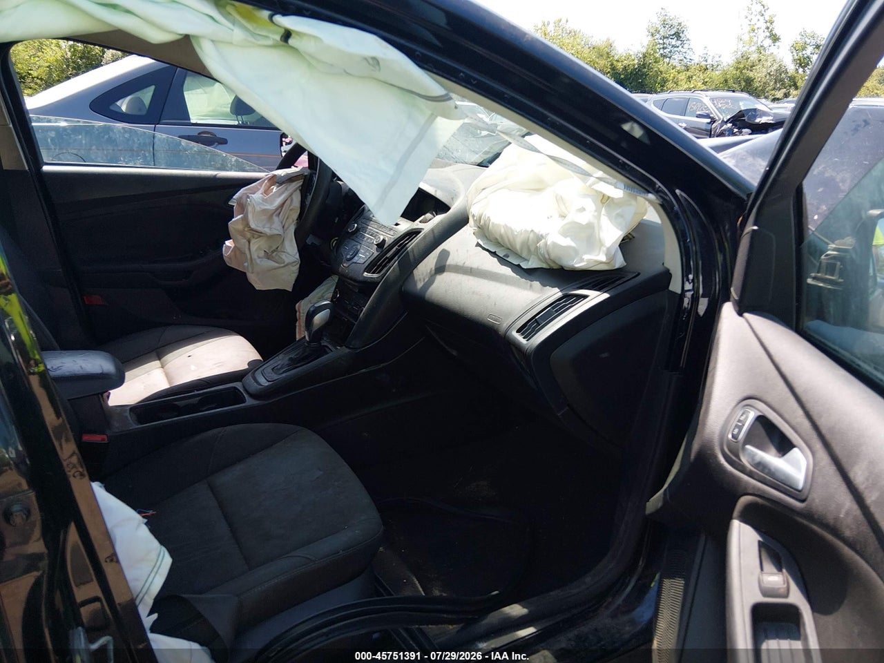 2015 FORD FOCUS SE · 5/11