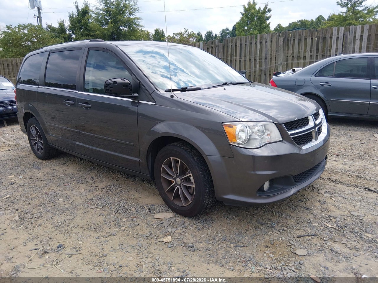 2C4RDGCGXHR****** · 2017 DODGE GRAND CARAVAN SXT