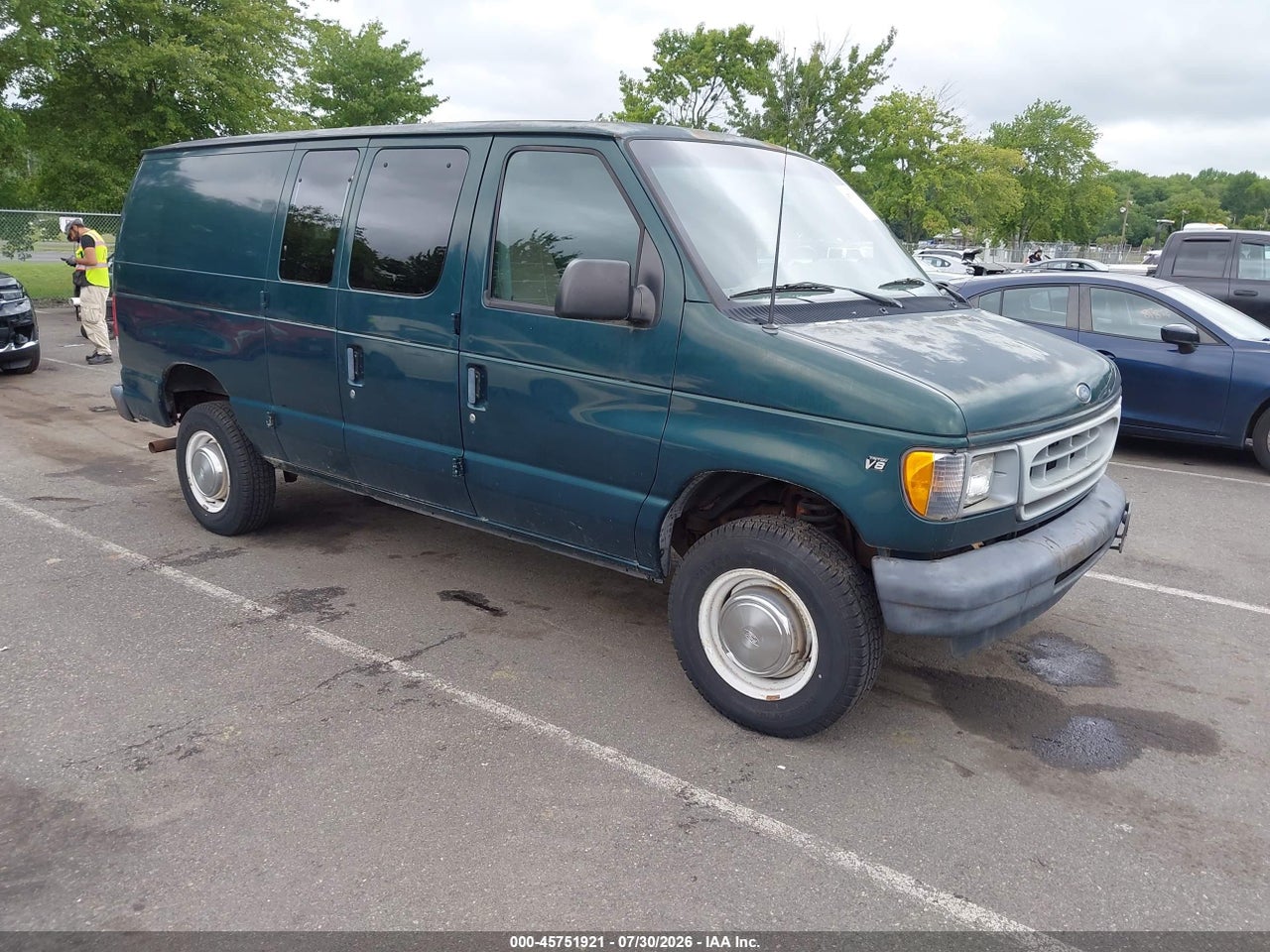 1FTNE24L81H****** · 2001 FORD E-250 COMMERCIAL/RECREATIONAL