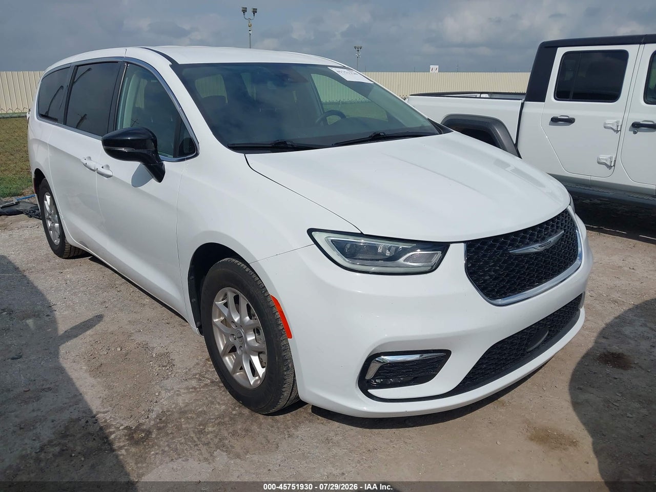 2C4RC1BGXRR****** · 2024 CHRYSLER PACIFICA TOURING L