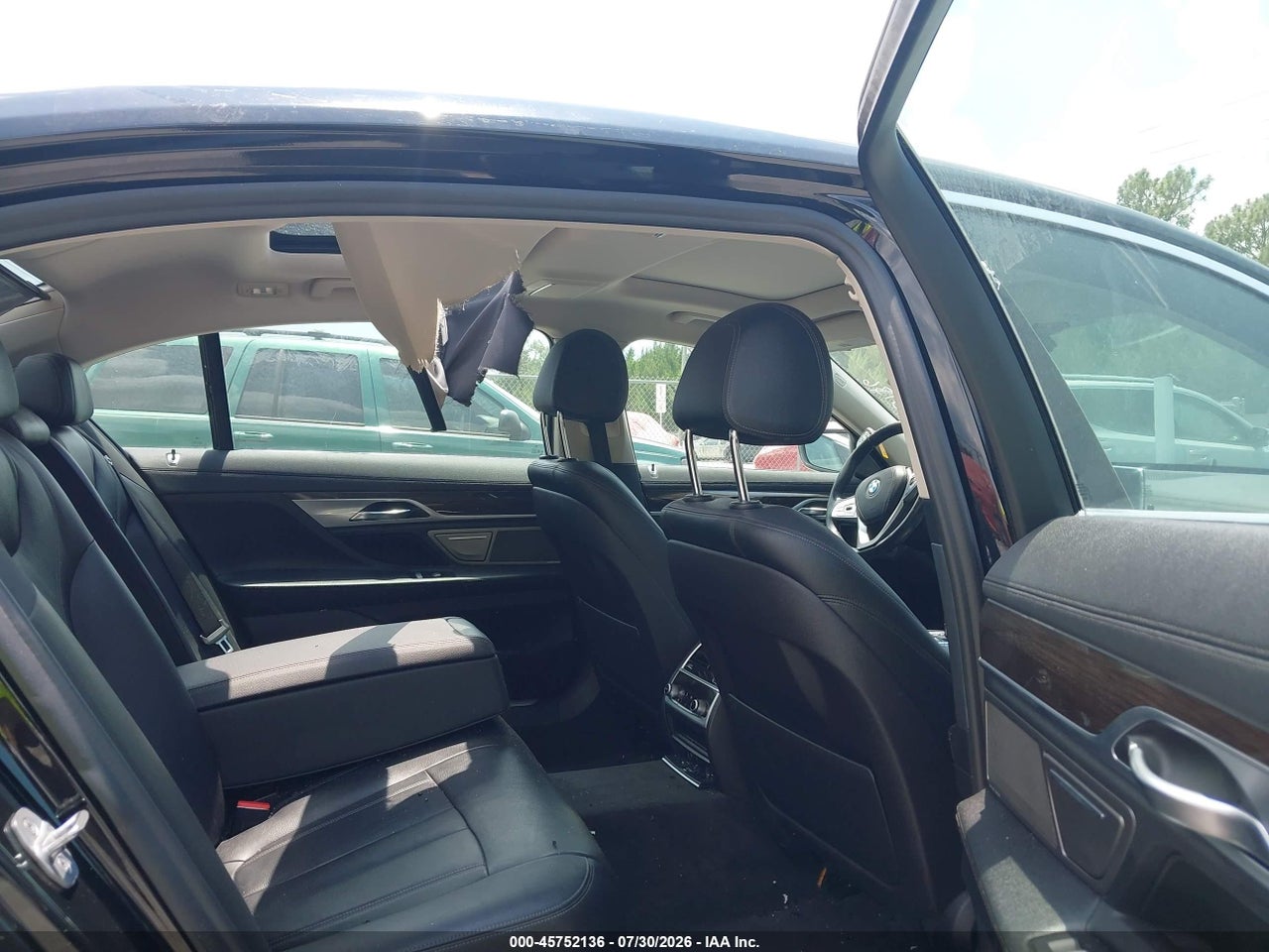 WBA7E2C52KB****** · 2019 BMW 740I   · 8/11