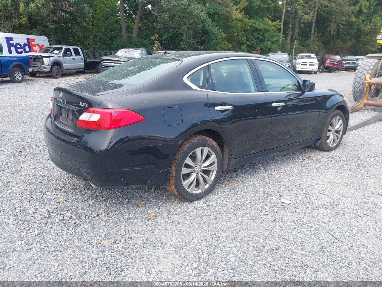 2012 INFINITI M37X · 4/10