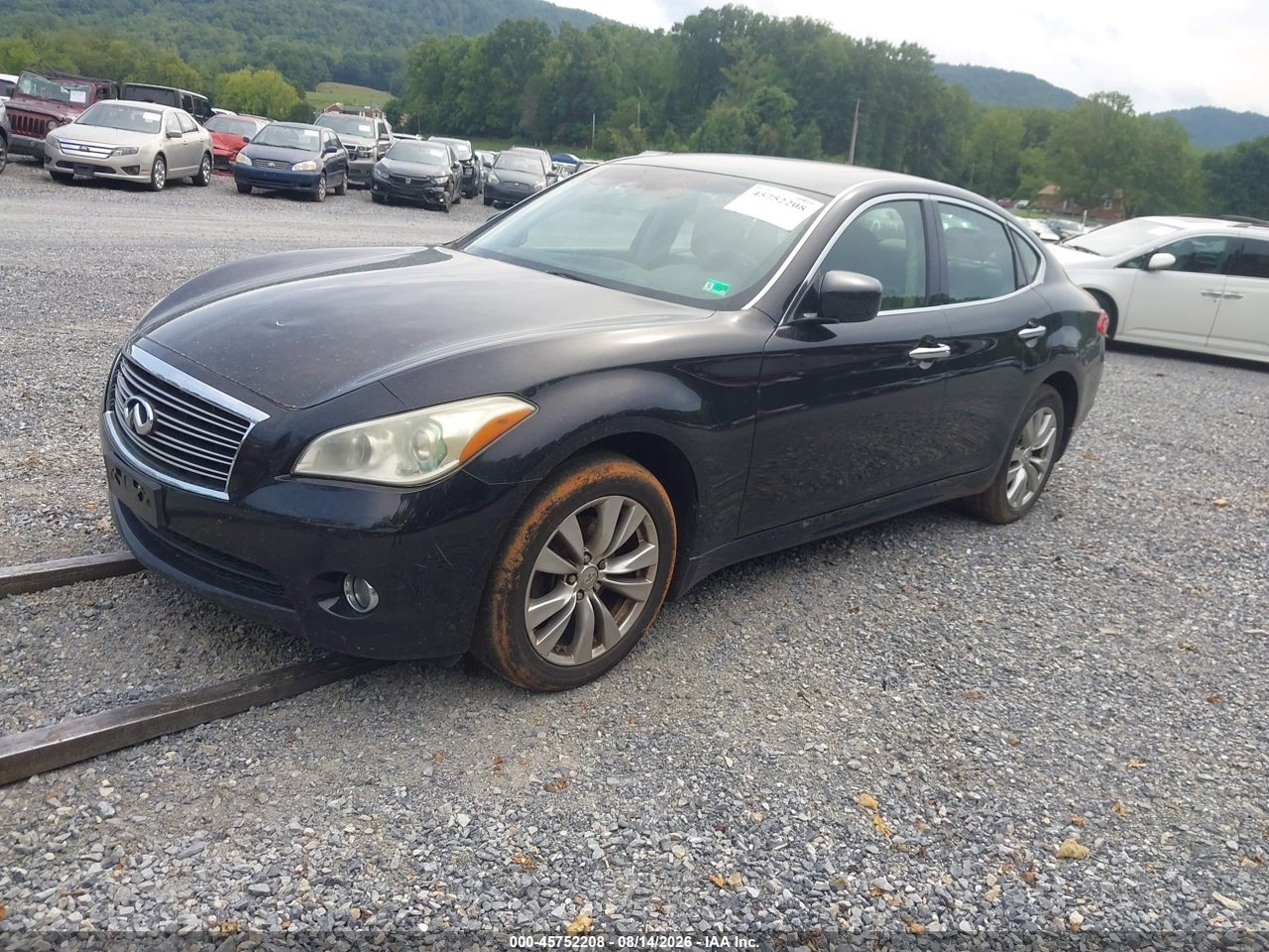2012 INFINITI M37X · 2/10