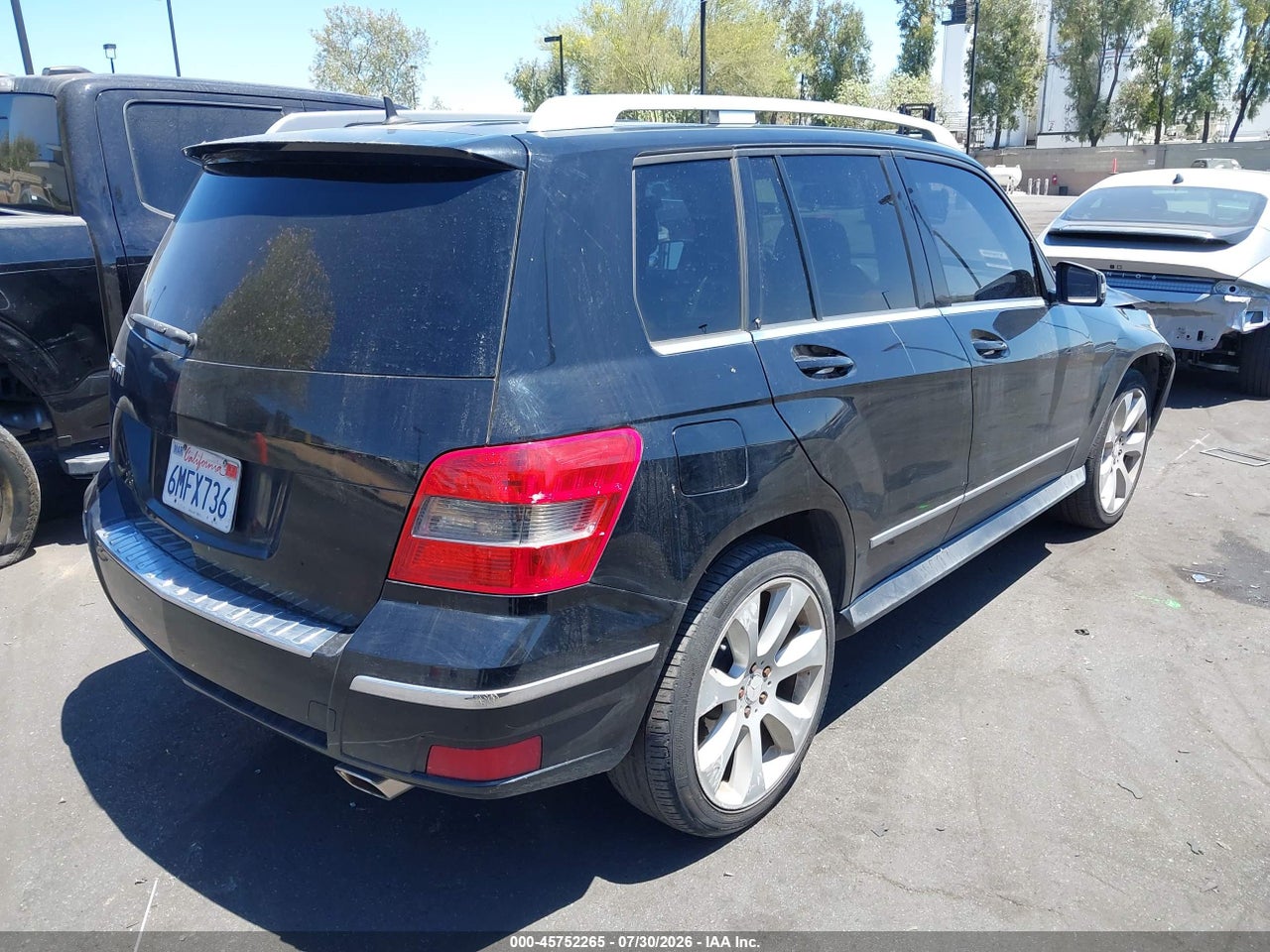 2010 MERCEDES-BENZ GLK 350 · 4/11